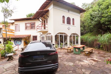 Casa de condomínio à venda com 400m², 4 quartos e 6 vagasÁrea externa