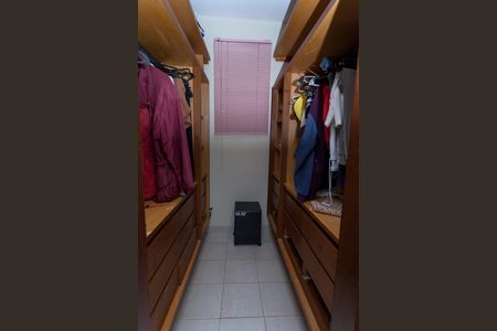 Casa de condomínio à venda com 400m², 4 quartos e 6 vagascloset suite 1