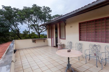 Casa de condomínio à venda com 400m², 4 quartos e 6 vagasVaranda