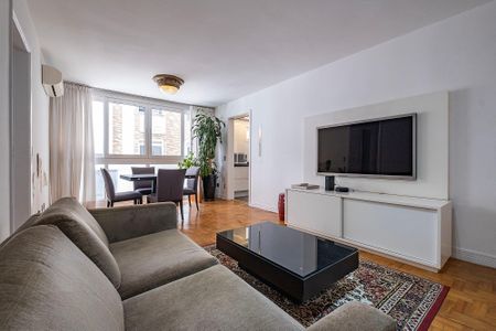 Sala de apartamento à venda com 2 quartos, 108m² em Cerqueira César, São Paulo