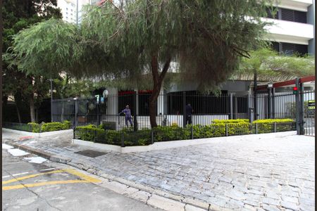 Apartamento para alugar com 143m², 3 quartos e 2 vagasFachada e Portaria