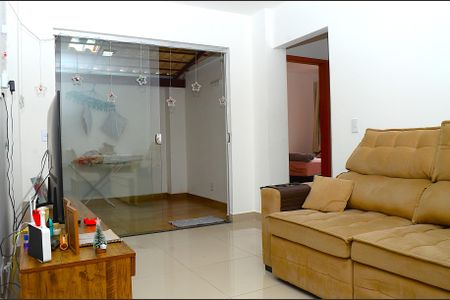 Apartamento para alugar com 66m², 2 quartos e 1 vagaSala