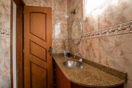 Casa à venda com 170m², 2 quartos e sem vagaBanheiro