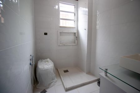 Casa à venda com 170m², 2 quartos e sem vagaBanheiro da Suíte