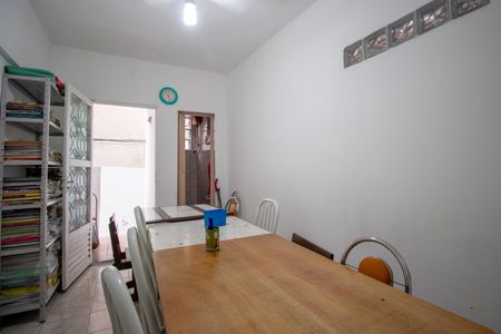 Casa à venda com 170m², 2 quartos e sem vagaEscritório