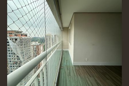 Apartamento para alugar com 107m², 2 quartos e 2 vagasVaranda