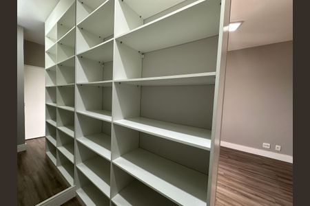 Apartamento para alugar com 107m², 2 quartos e 2 vagasCloset da suíte 2