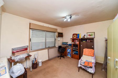 Casa à venda com 131m², 3 quartos e 2 vagasCasa Fundos/Quarto