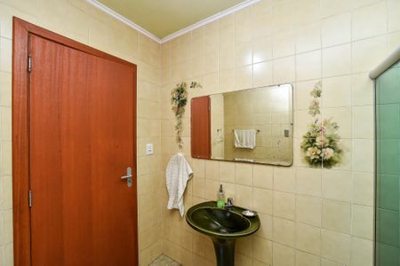 Casa à venda com 131m², 3 quartos e 2 vagasBanheiro