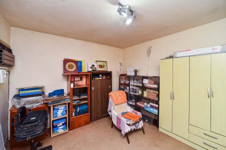 Casa à venda com 131m², 3 quartos e 2 vagasCasa Fundos/Quarto