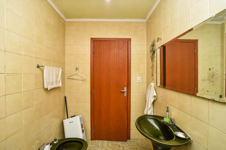 Casa à venda com 131m², 3 quartos e 2 vagasBanheiro