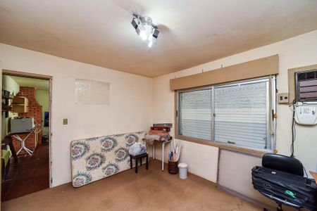 Casa à venda com 131m², 3 quartos e 2 vagasCasa Fundos/Quarto