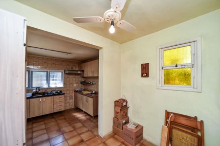 Casa à venda com 131m², 3 quartos e 2 vagasCozinha