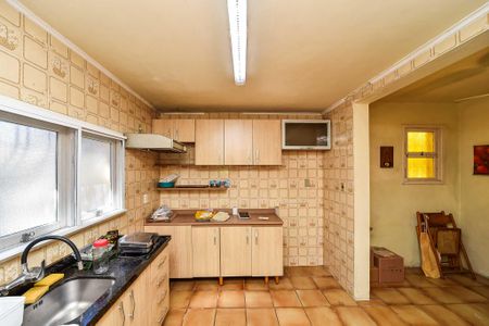 Casa à venda com 131m², 3 quartos e 2 vagasCozinha