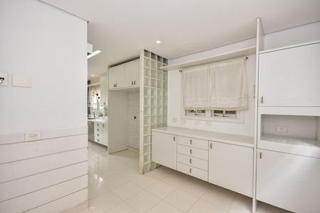 Casa de condomínio à venda com 466m², 3 quartos e 4 vagasCozinha