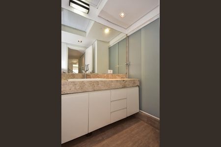 Casa de condomínio à venda com 466m², 3 quartos e 4 vagasBanheiro do Quarto de Hóspede