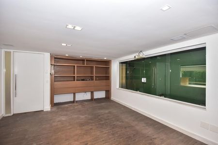 Casa de condomínio à venda com 466m², 3 quartos e 4 vagasSala de Tv