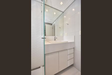 Casa de condomínio à venda com 466m², 3 quartos e 4 vagasBanheiro 2 da Suíte  3