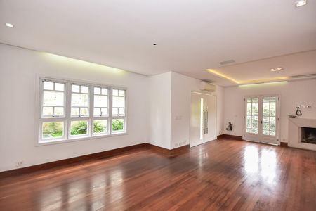 Casa de condomínio à venda com 466m², 3 quartos e 4 vagasSala