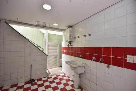 Casa de condomínio à venda com 466m², 3 quartos e 4 vagasÁrea de Serviço 