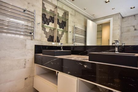 Casa de condomínio à venda com 466m², 3 quartos e 4 vagasBanheiro Suíte 1