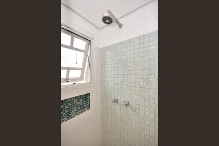 Casa de condomínio à venda com 466m², 3 quartos e 4 vagasChuveiro do Banheiro da Suíte 2