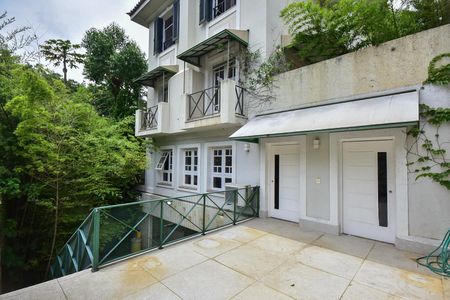 Casa de condomínio à venda com 466m², 3 quartos e 4 vagasFachada