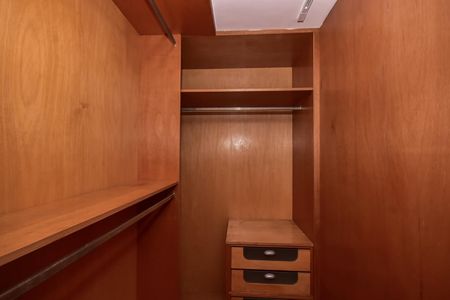 Casa de condomínio à venda com 466m², 3 quartos e 4 vagasCloset 2 da Suíte 3