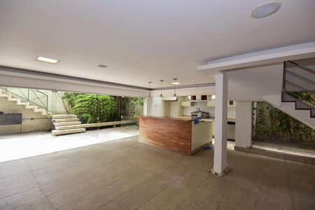 Casa de condomínio à venda com 466m², 3 quartos e 4 vagasSalão