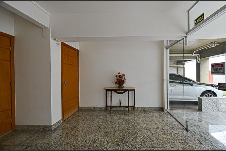 Apartamento à venda com 74m², 3 quartos e 2 vagasHall de entrada