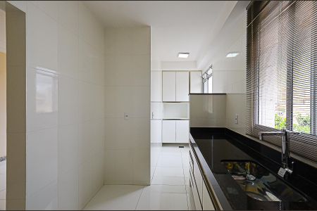 Apartamento à venda com 74m², 3 quartos e 2 vagasCozinha