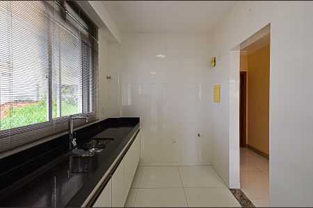 Apartamento à venda com 74m², 3 quartos e 2 vagasCozinha