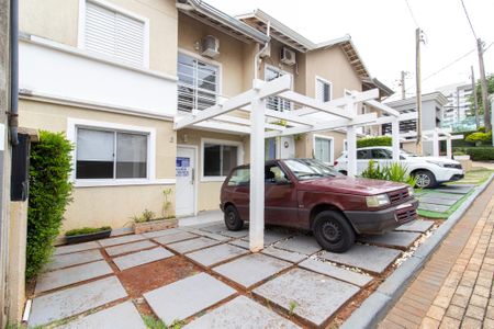 Casa de condomínio à venda com 147m², 3 quartos e 2 vagas Casa de condomínio à venda com 147m², 3 quartos e 2 vagasFachada