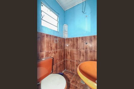 Banheiro de apartamento para alugar com 1 quarto, 40m² em Rubem Berta, Porto Alegre