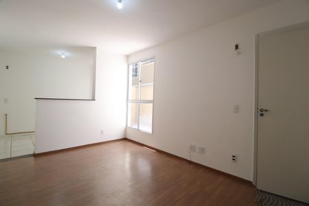 Sala de apartamento para alugar com 2 quartos, 45m² em Vila Maria, Uberlândia
