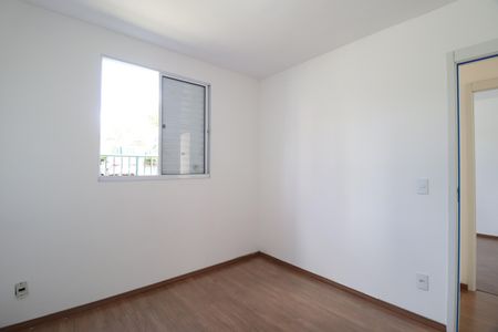 Quarto 2 de apartamento para alugar com 2 quartos, 45m² em Vila Maria, Uberlândia