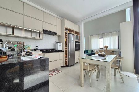 Casa de condomínio à venda com 190m², 3 quartos e 2 vagasCozinha 