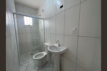 Banheiro de casa para alugar com 1 quarto, 40m² em Jardim Bonfiglioli, São Paulo