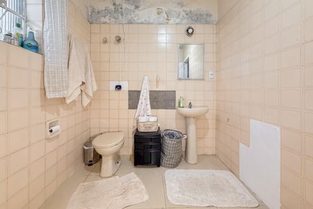 Casa à venda com 79m², 2 quartos e 2 vagasBanheiro