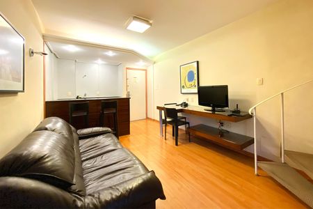 Sala de kitnet/studio para alugar com 1 quarto, 42m² em Savassi, Belo Horizonte