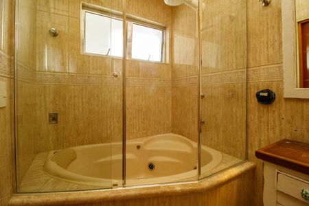 Apartamento à venda com 86m², 2 quartos e 2 vagasBanheiro da Suíte