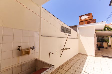 Casa para alugar com 70m², 2 quartos e 1 vagaÁrea de Serviço