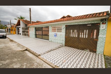Casa para alugar com 171m², 3 quartos e 6 vagas Casa para alugar com 171m², 3 quartos e 6 vagasFachada