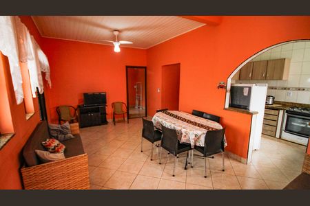 Sala de casa para alugar com 3 quartos, 171m² em Vilamar, Praia Grande