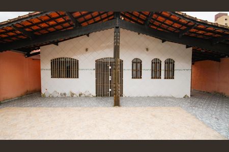 Casa para alugar com 171m², 3 quartos e 6 vagas Casa para alugar com 171m², 3 quartos e 6 vagasQuintal