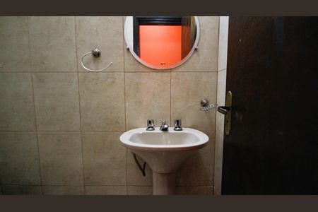 Casa para alugar com 171m², 3 quartos e 6 vagas Casa para alugar com 171m², 3 quartos e 6 vagasBanheiro Social