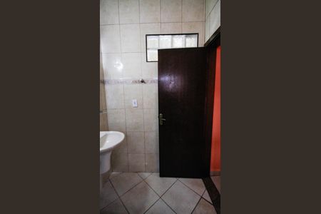 Casa para alugar com 171m², 3 quartos e 6 vagas Casa para alugar com 171m², 3 quartos e 6 vagasBanheiro da Suíte 1