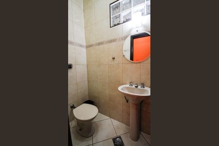 Casa para alugar com 171m², 3 quartos e 6 vagas Casa para alugar com 171m², 3 quartos e 6 vagasBanheiro Social