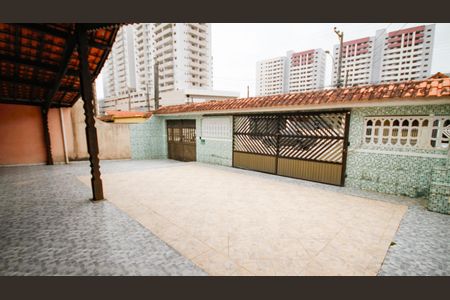 Casa para alugar com 171m², 3 quartos e 6 vagas Casa para alugar com 171m², 3 quartos e 6 vagasQuintal