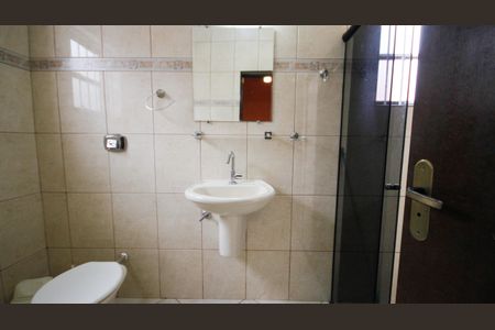 Casa para alugar com 171m², 3 quartos e 6 vagas Casa para alugar com 171m², 3 quartos e 6 vagasBanheiro da Suíte 2